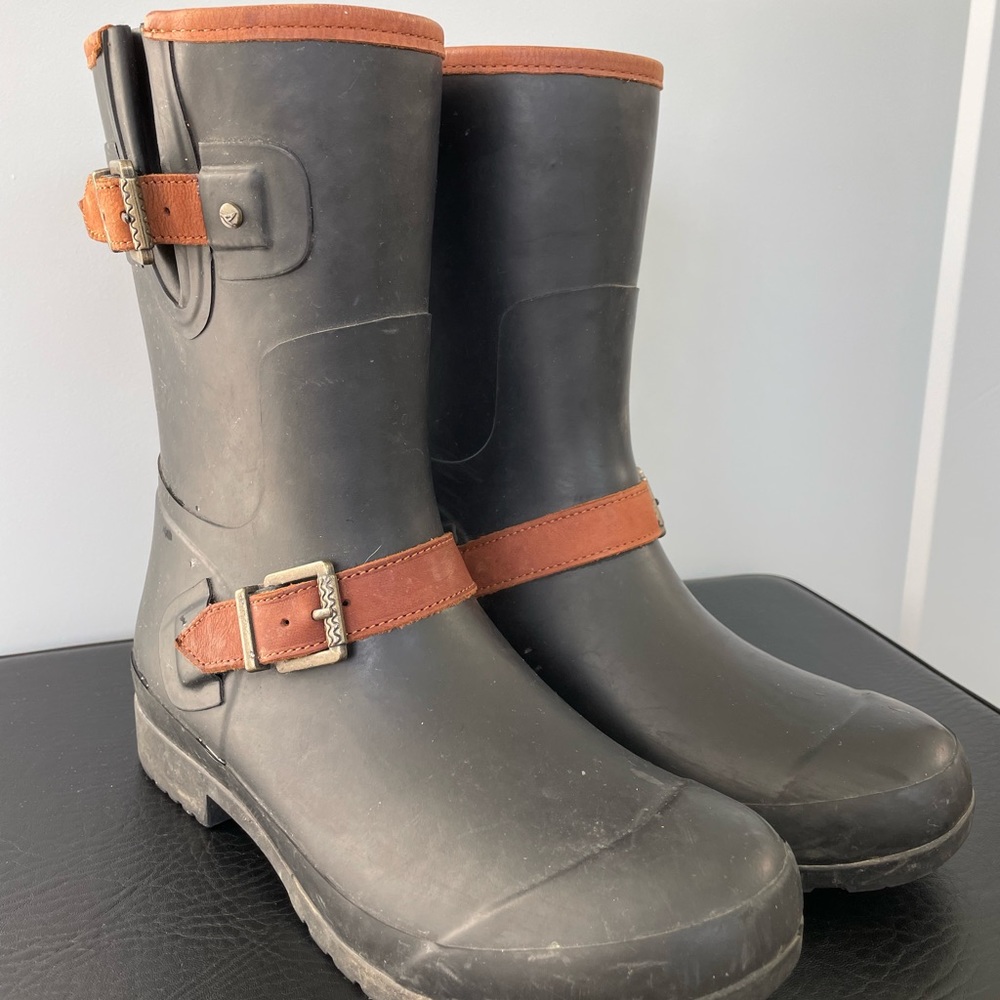 Sperry Mid-Height Rain Boots